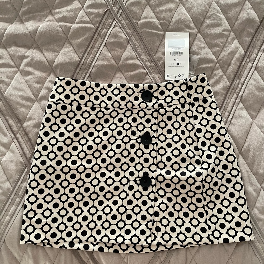Bershka skirt.